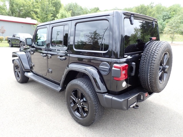 2021 Jeep Wrangler Unlimited Sahara Altitude photo 2
