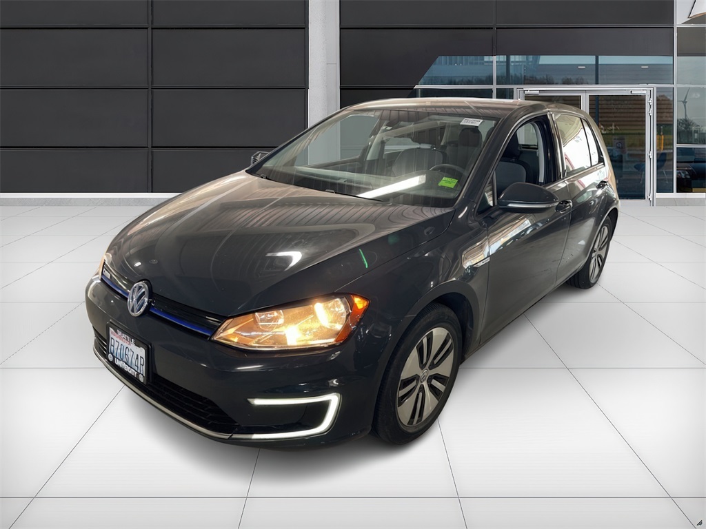 Used 2016 Volkswagen e-Golf e-Golf SE with VIN WVWKP7AU8GW913272 for sale in Seattle, WA