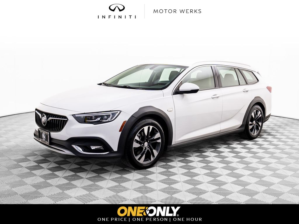 2019 Buick Regal TourX Essence's photo