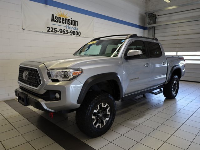 2019 Toyota Tacoma TRD Off-Road photo 2