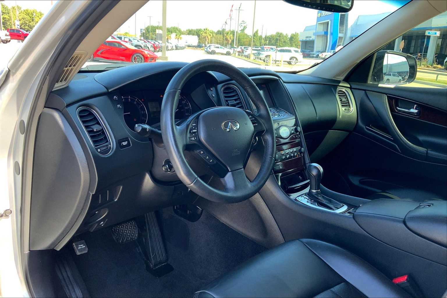 2017 Infiniti QX50 photo 16