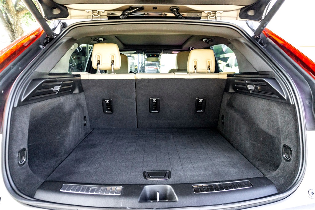 2025 Cadillac XT4 Premium Luxury photo 30