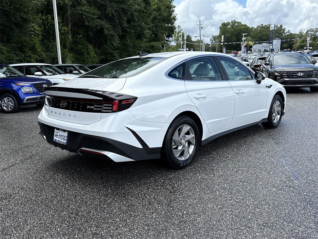 2025 Hyundai Sonata SE photo 3