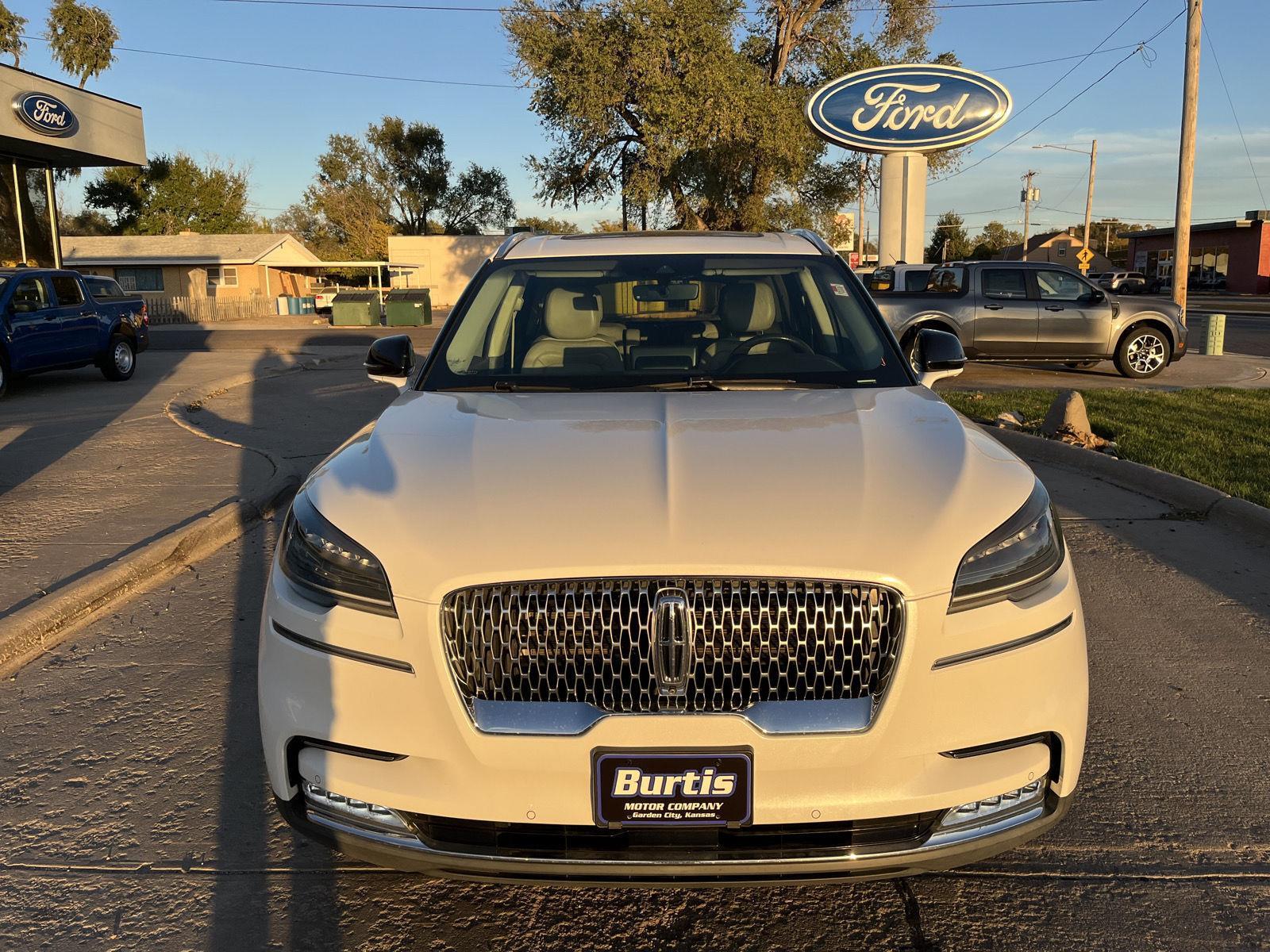 2020 Lincoln Aviator Reserve photo 3