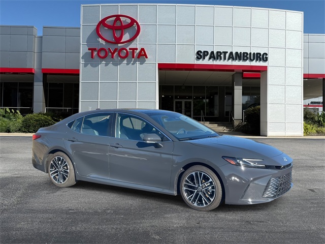 2025 Toyota Camry XLE's photo