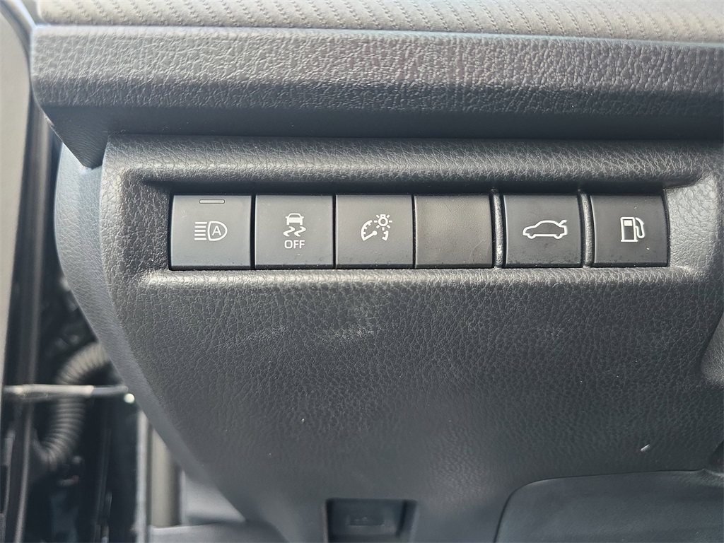 2025 Toyota Camry SE photo 22