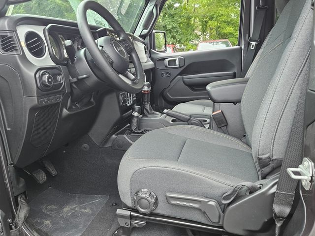 2025 Jeep Wrangler Sport photo 6