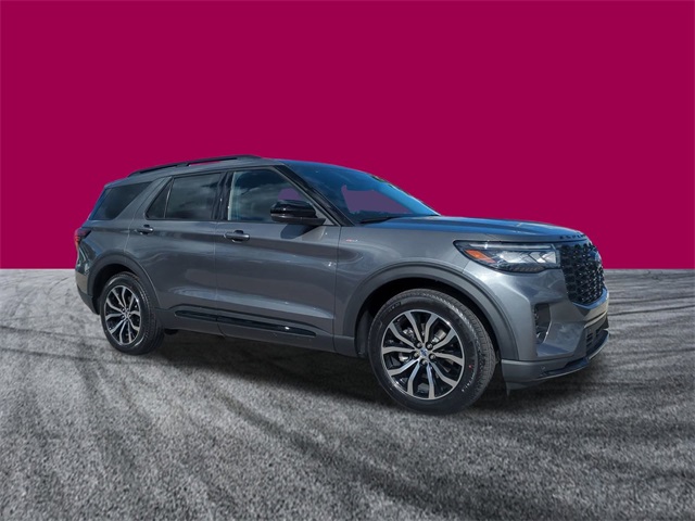 2026 Ford Explorer ST-Line photo 2