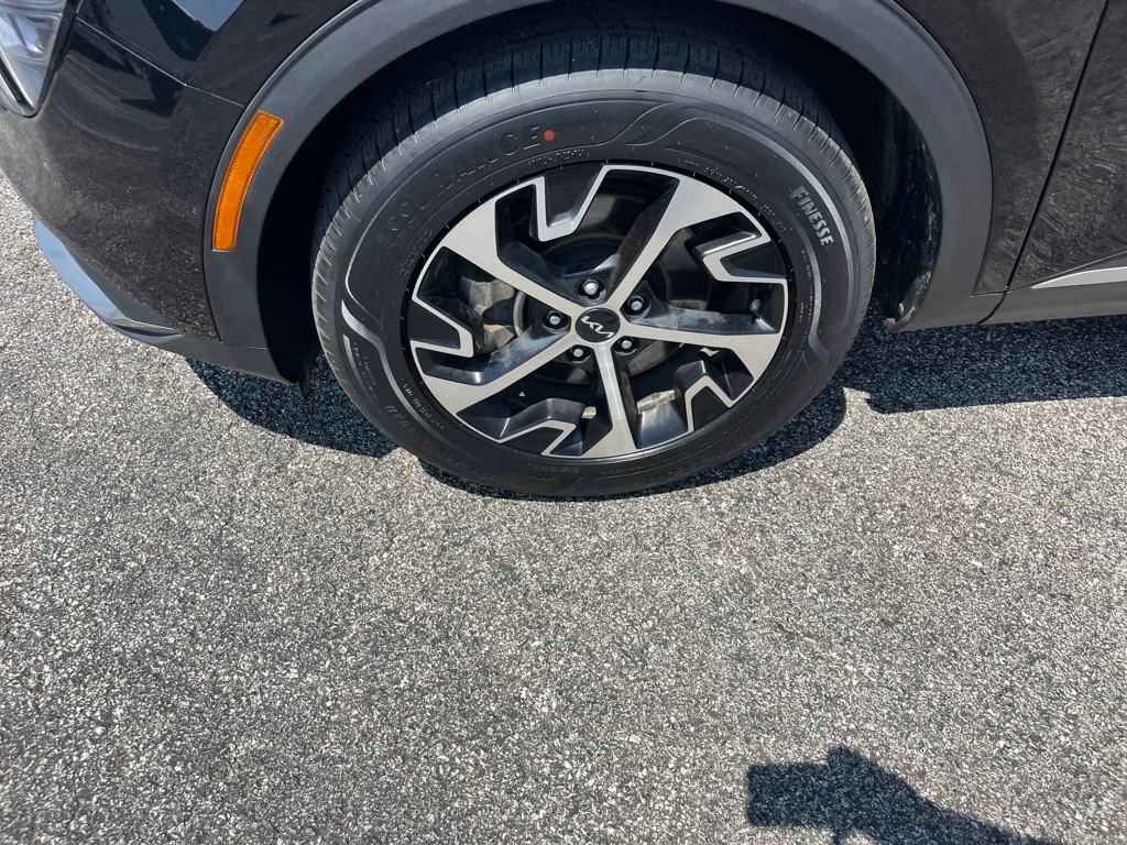 2024 Kia Sportage EX photo 17