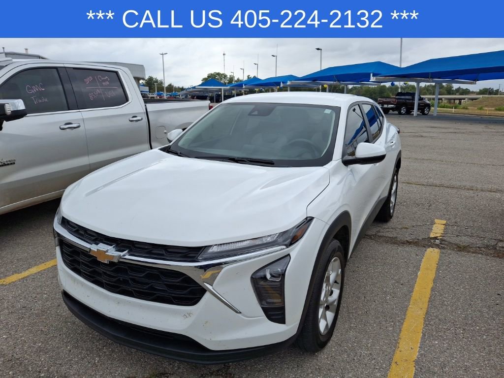 2024 Chevrolet Trax LS photo 4