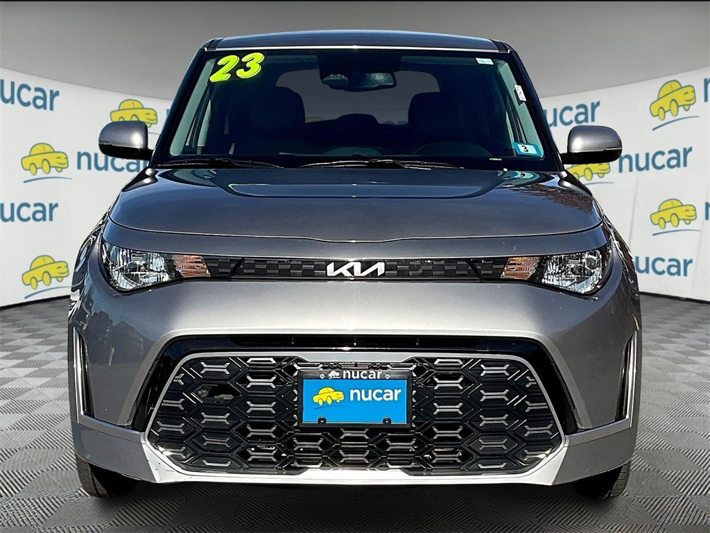 2023 Kia Soul GT-Line photo 2