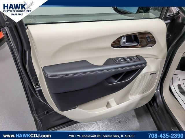 2023 CHRYSLER PACIFICA - Image 28