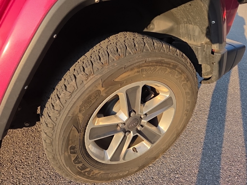 2022 Jeep Wrangler Unlimited Sahara photo 10