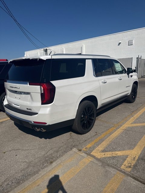 2025 Gmc Yukon XL Denali photo 4