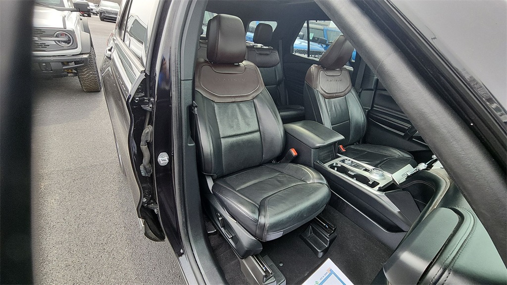 2021 Ford Explorer Platinum photo 22
