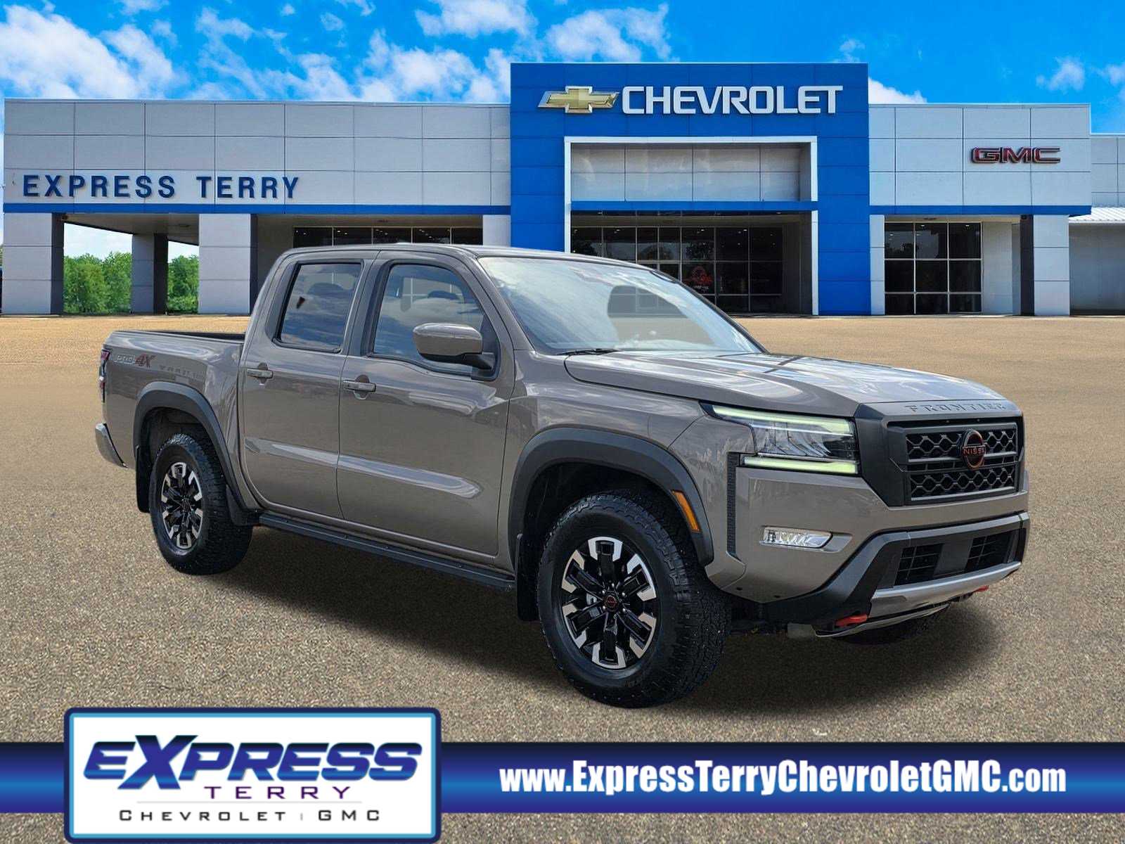 2024 Nissan Frontier PRO-4X's photo