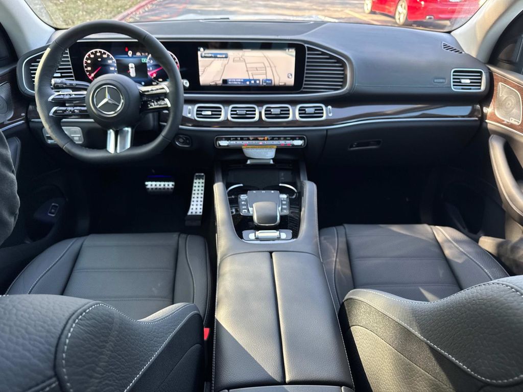 2026 Mercedes Benz GLS 450 4MATIC photo 14