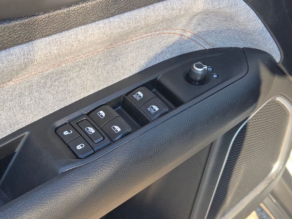 2022 Jeep Compass Latitude Lux photo 20