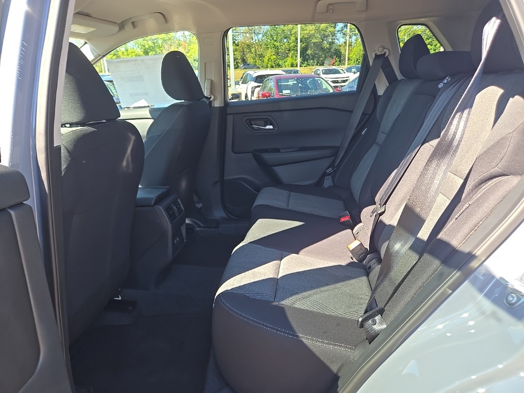 2026 Nissan Rogue SV photo 26