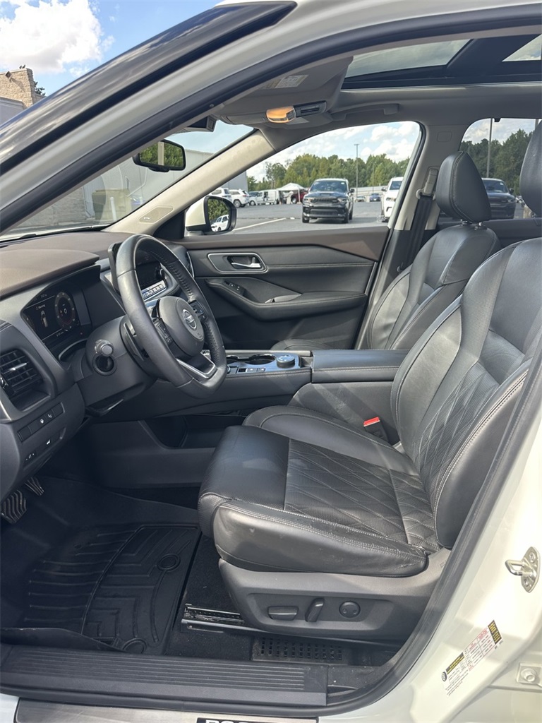2021 Nissan Rogue Platinum photo 12