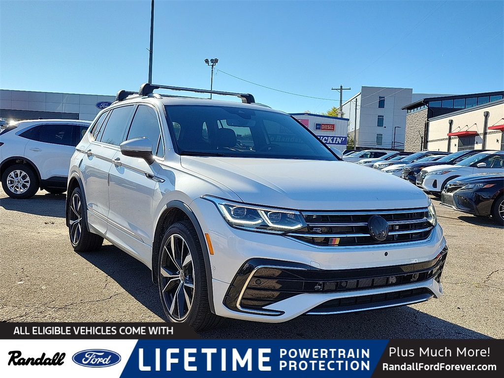 2024 Volkswagen Tiguan SEL R-LINE's photo