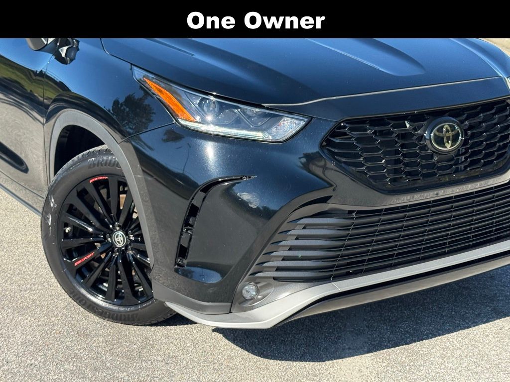2024 Toyota Highlander XSE photo 2