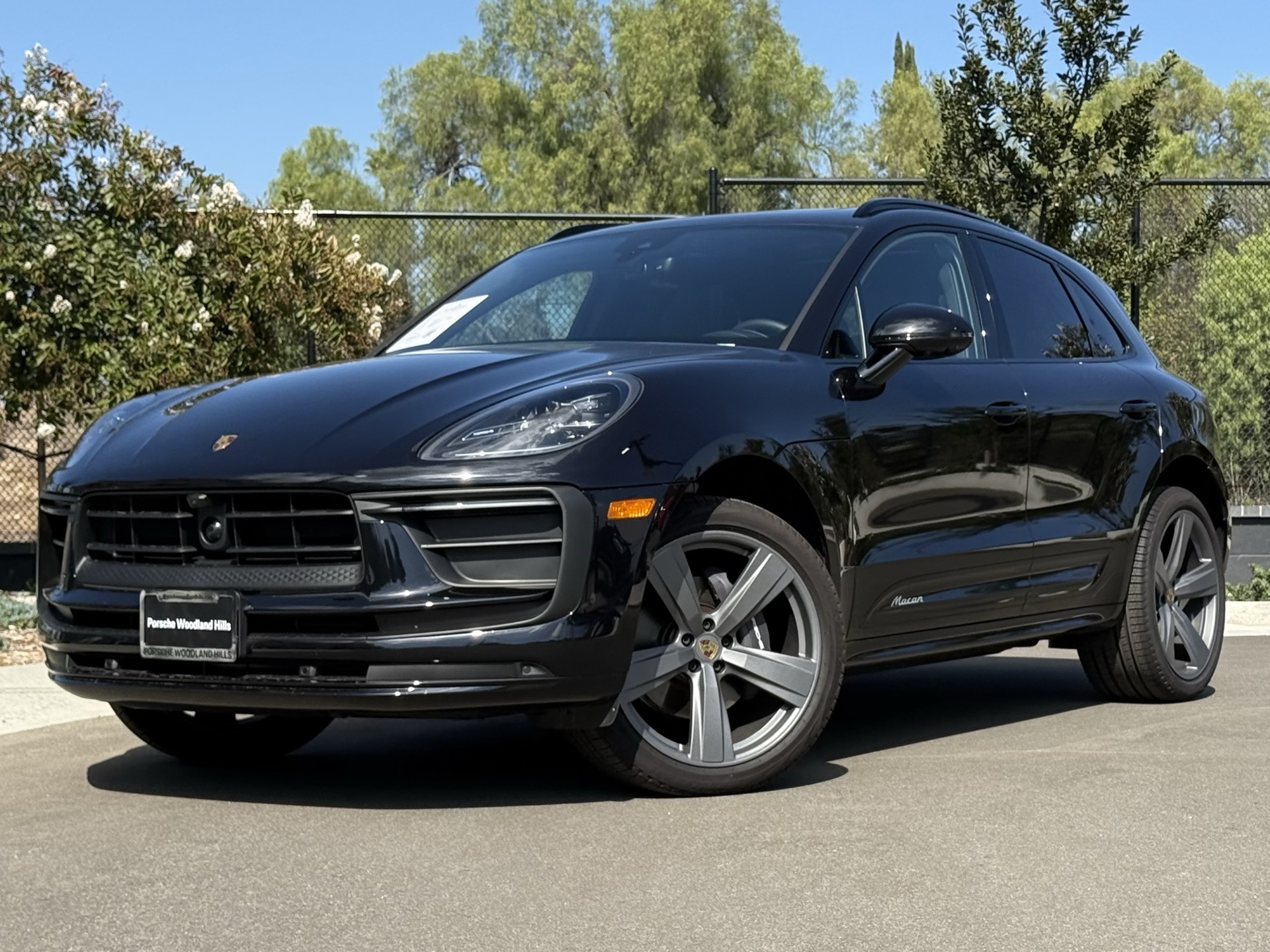2025 Porsche Macan's photo