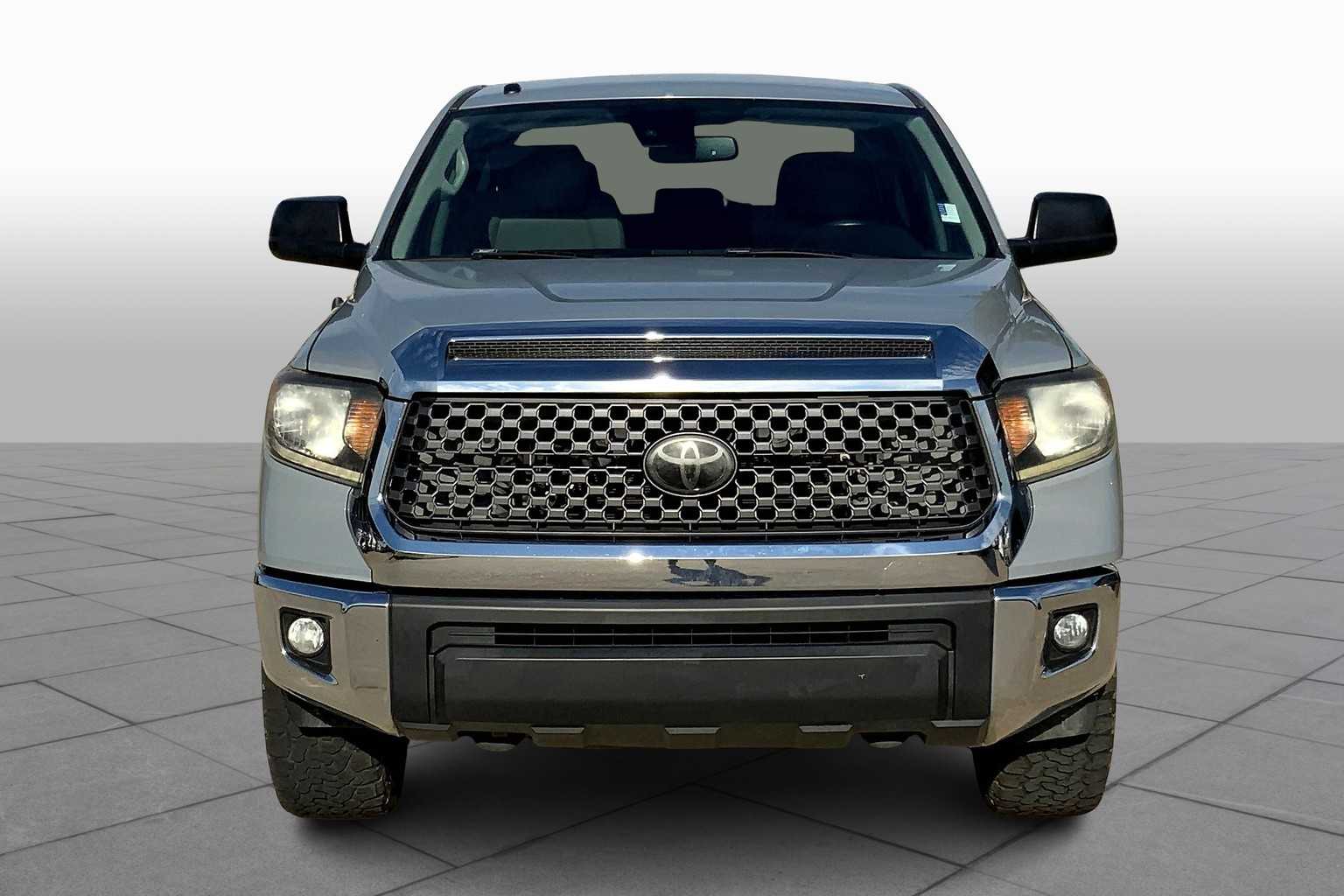 2018 Toyota Tundra SR5 photo 3
