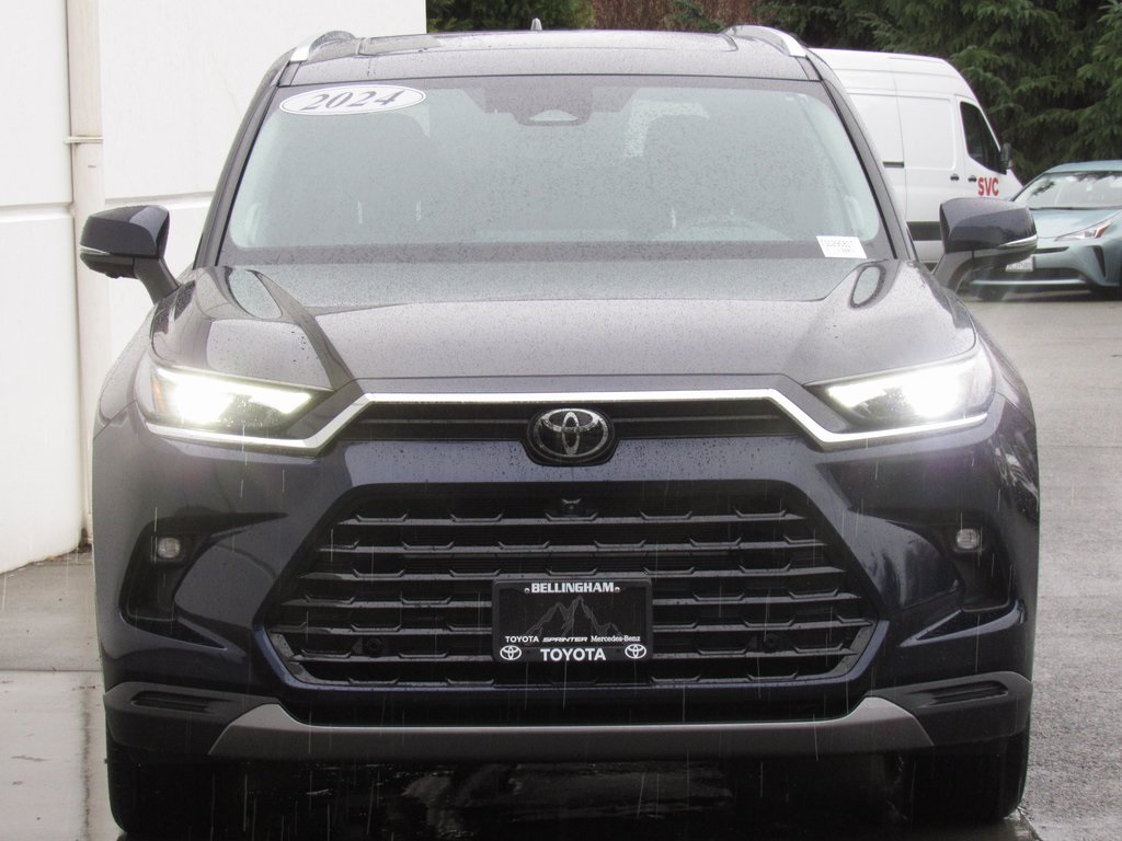 2024 Toyota Highlander Hybrid Limited photo 2