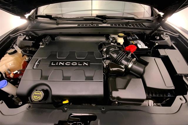 2017 Lincoln Continental Premiere photo 9