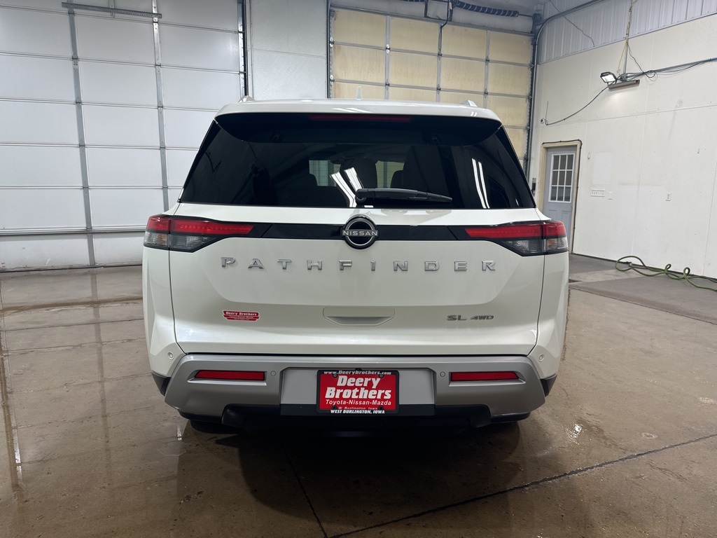 2023 Nissan Pathfinder SL photo 3