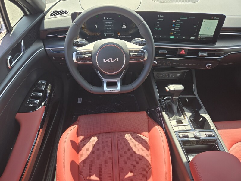 2025 Kia K5 GT-Line photo 8