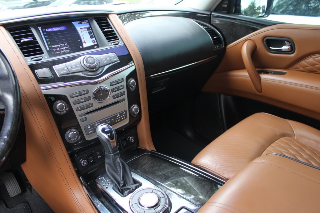 2019 Infiniti QX80 Luxe photo 12
