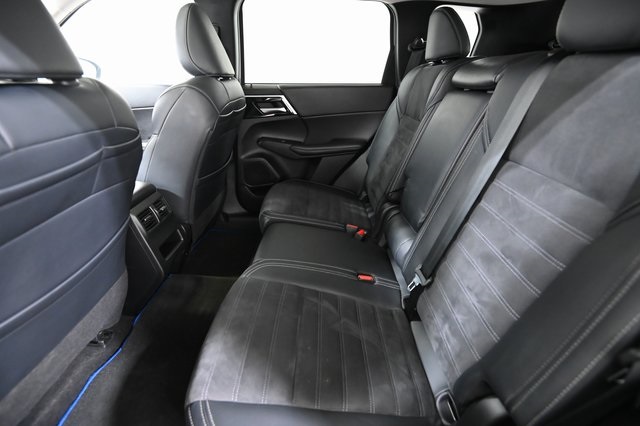 2023 Mitsubishi Outlander PHEV SE photo 8