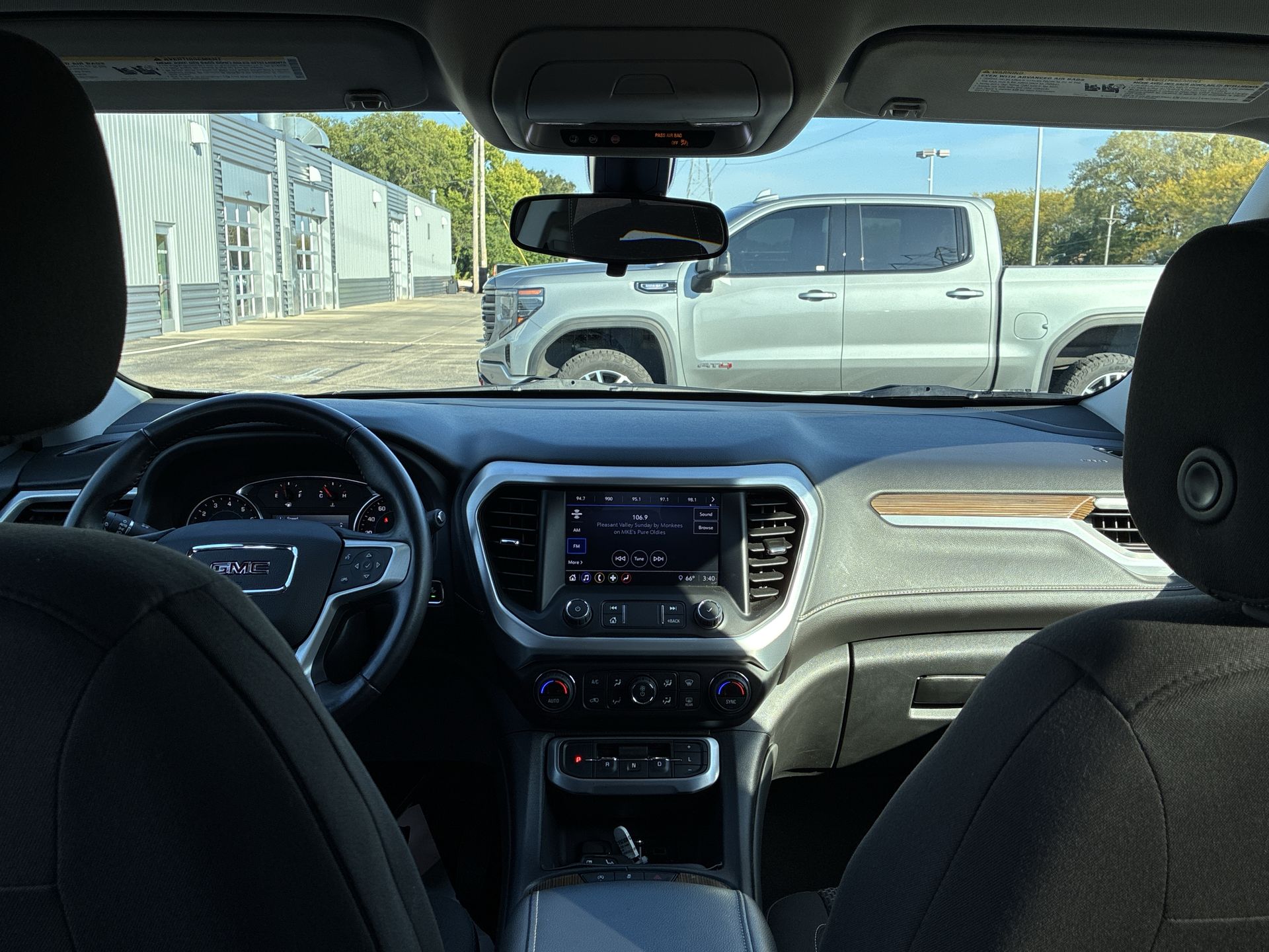 2020 Gmc Acadia SLE photo 19