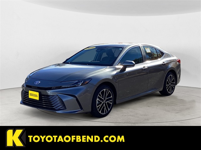 2025 Toyota Camry XLE's photo