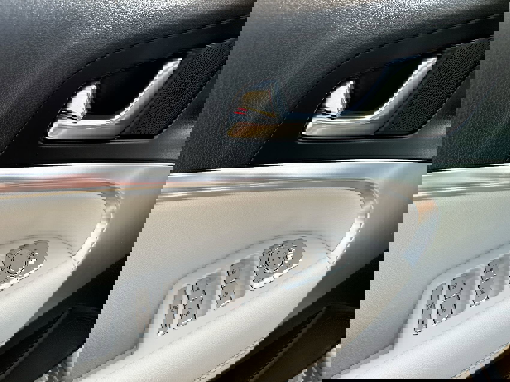 2024 Genesis G70 2.5T photo 18