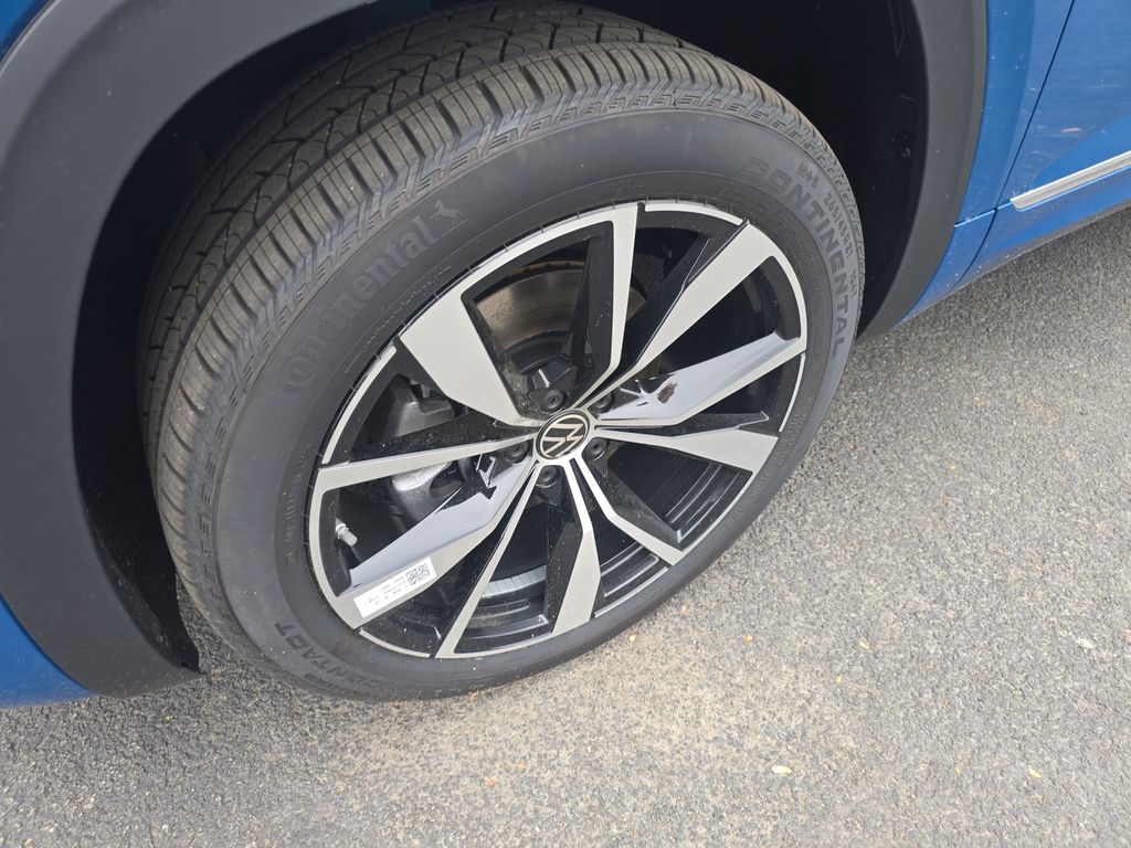 2025 Volkswagen Atlas SEL Premium R-Line photo 2
