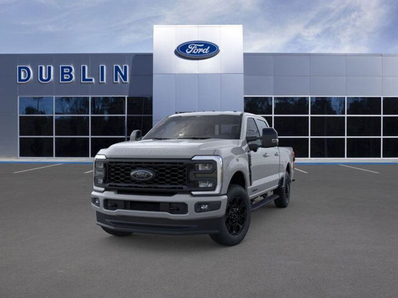2025 Ford F-250 Lariat photo 2