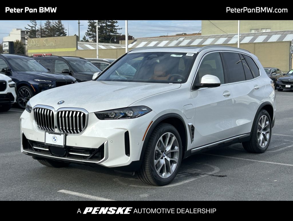 2026 BMW X5 50e's photo
