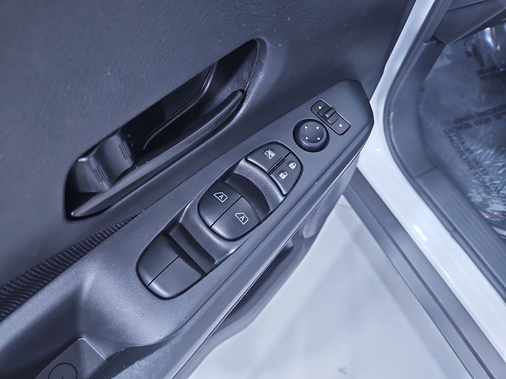 2024 Nissan Kicks S photo 10
