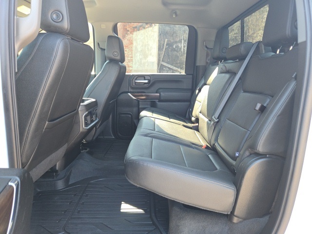 2022 Gmc Sierra HD SLT photo 18