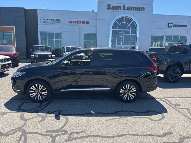 2019 Mitsubishi Outlander SE photo 2