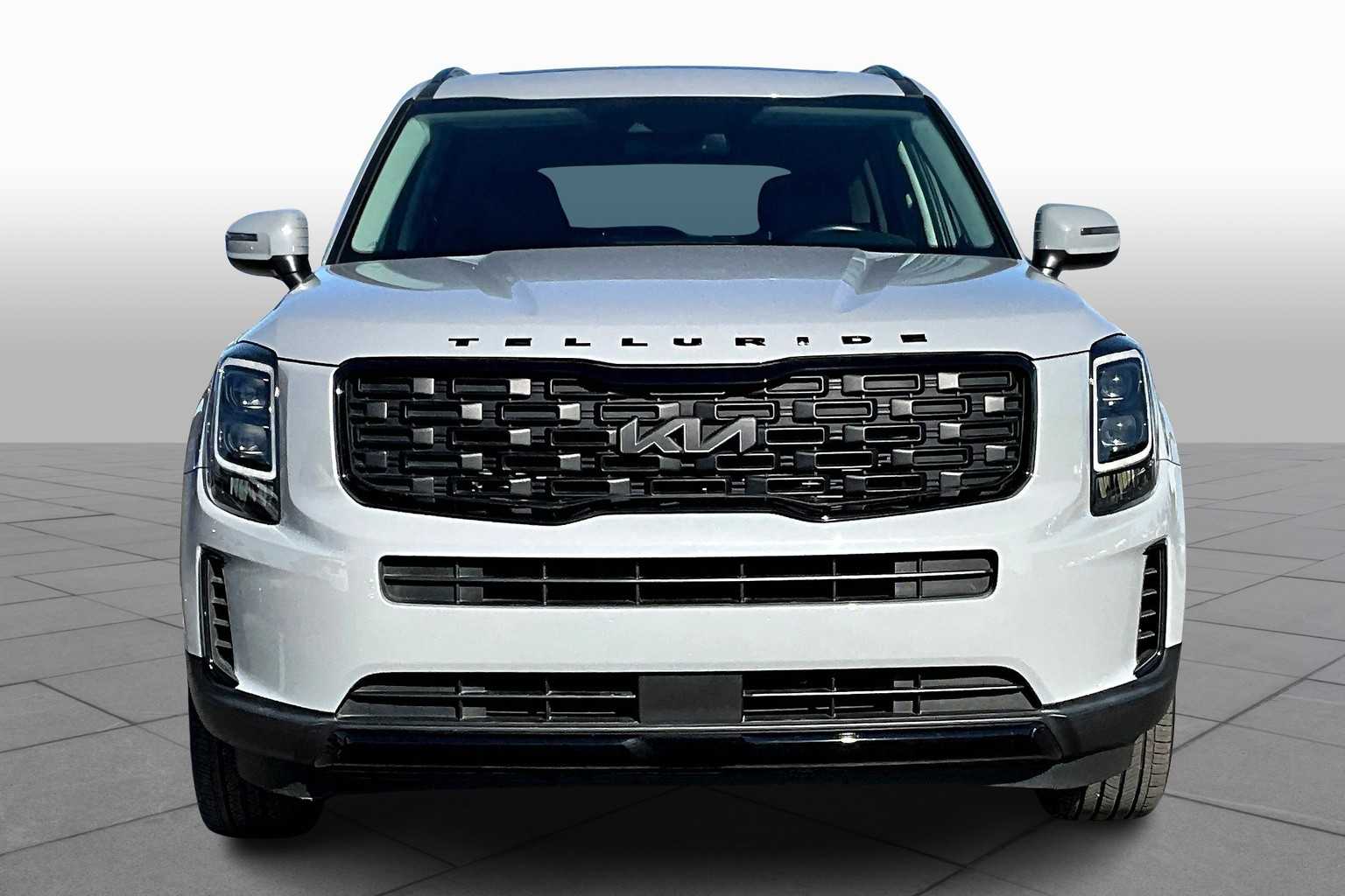 2022 Kia Telluride EX photo 3