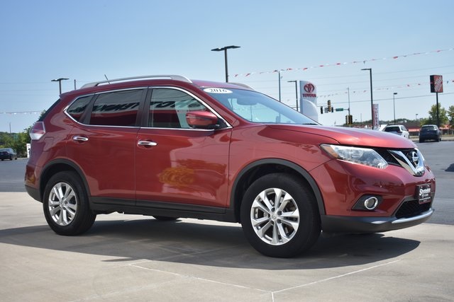 2016 Nissan Rogue SV photo 4
