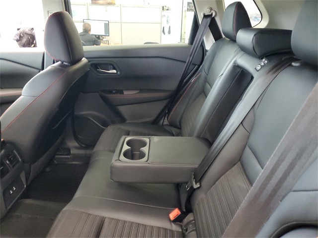 2025 Nissan Rogue SV photo 22