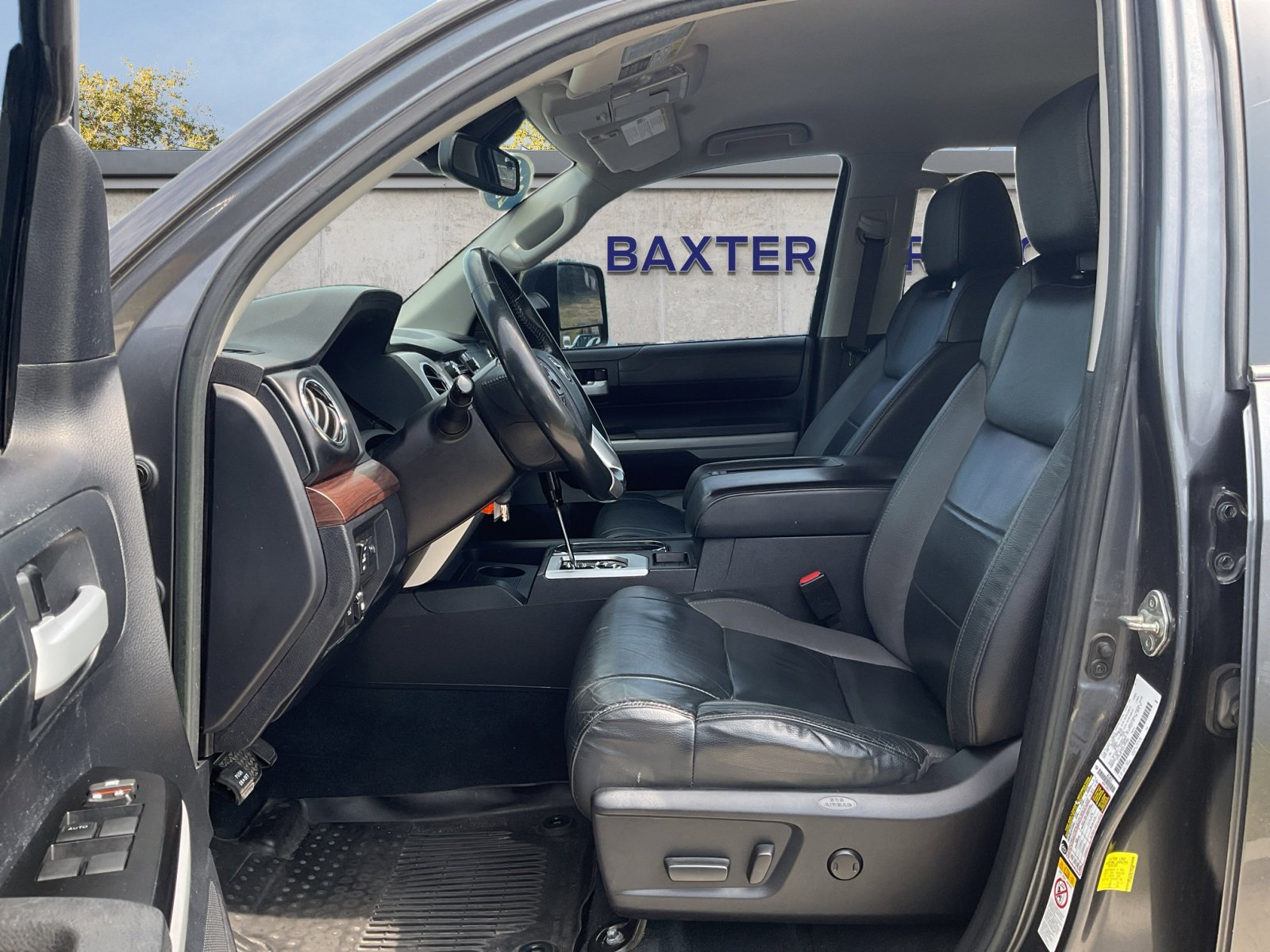 Used 2018 Toyota Tundra Limited with VIN 5TFHW5F10JX733950 for sale in Kansas City