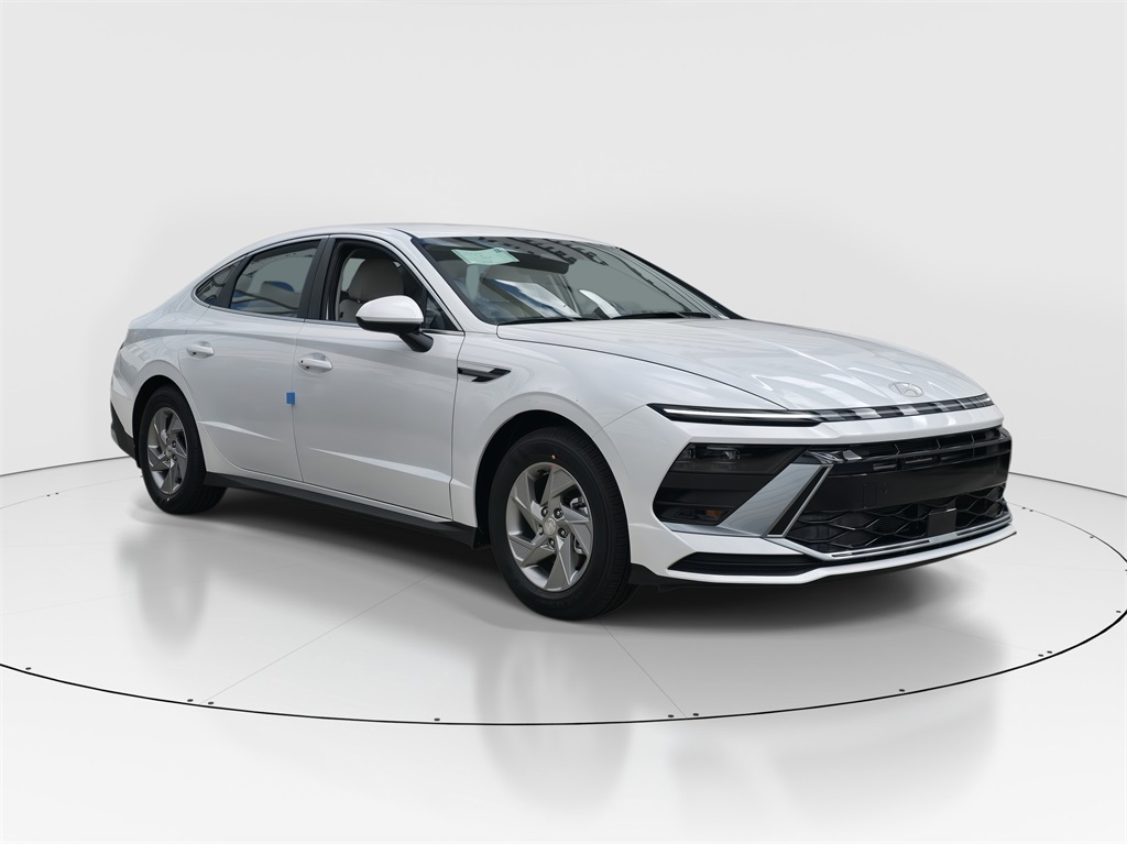 2026 Hyundai Sonata SE photo 2