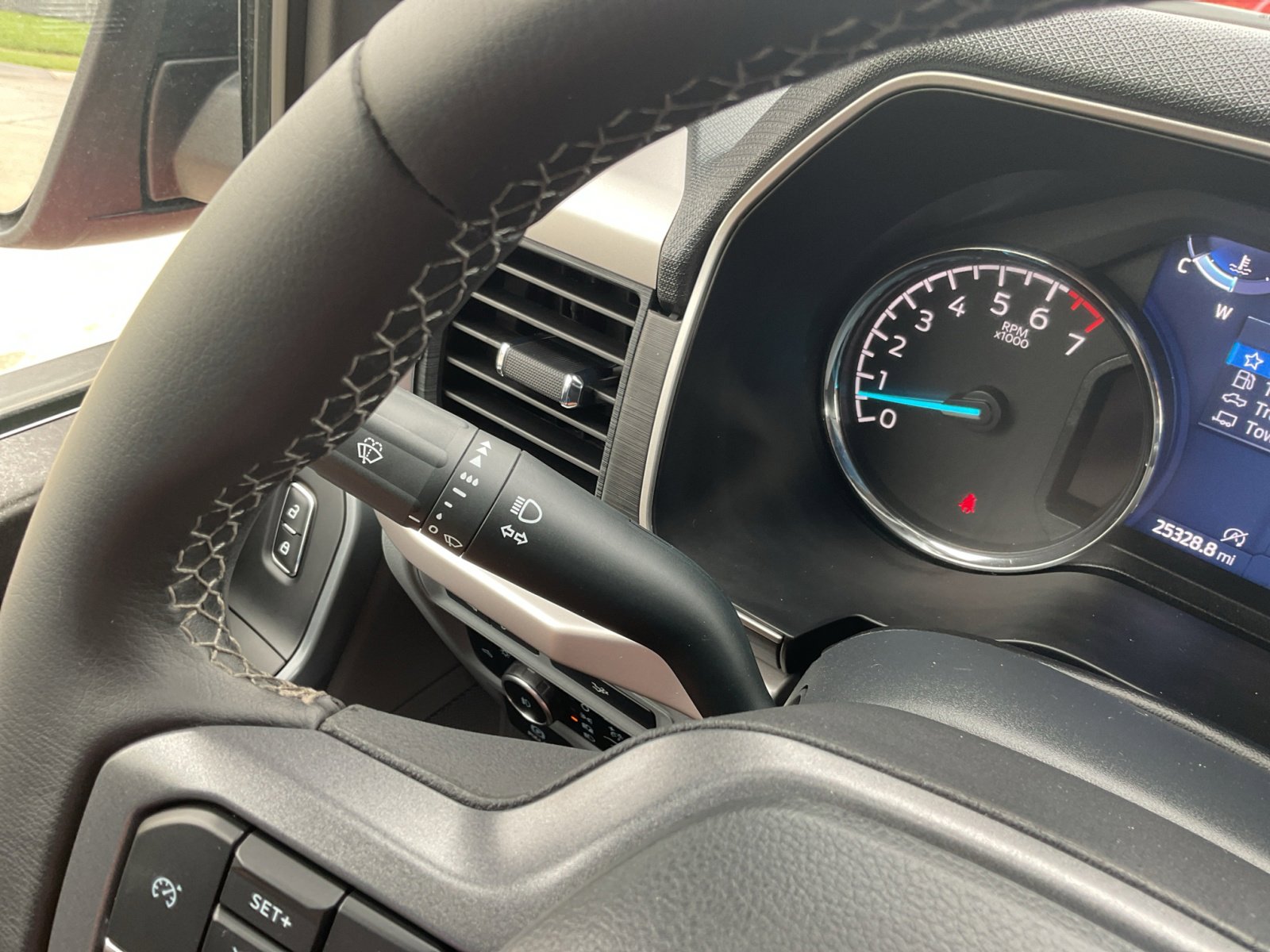 2023 Ford F-150 XLT photo 21