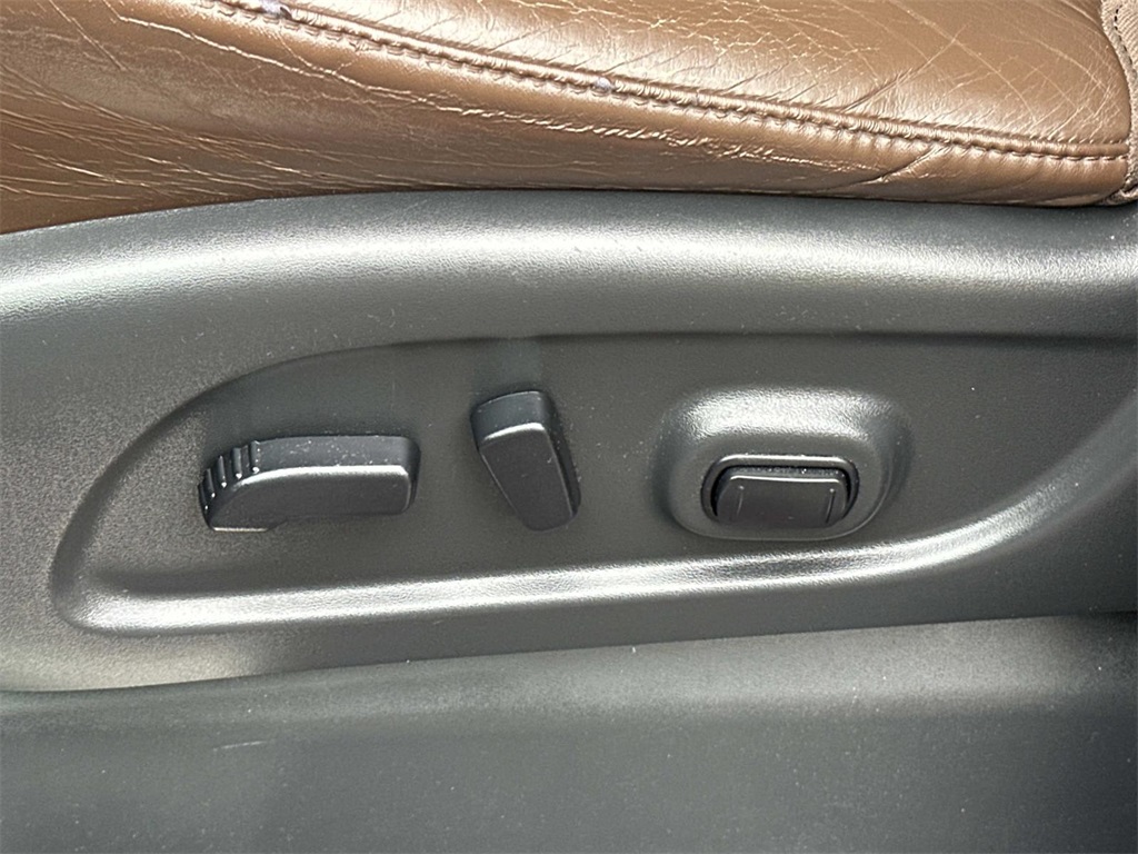 2021 Nissan Titan Platinum Reserve photo 22
